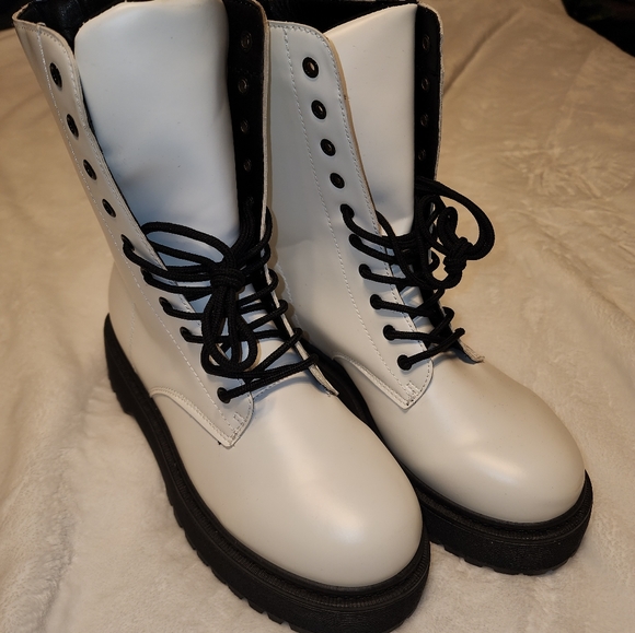 Boots - Picture 1 of 3